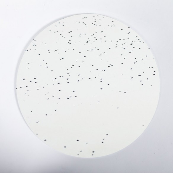 Des plateaux ronds en plastique 100% recyclé pour créer votre propre mobilier